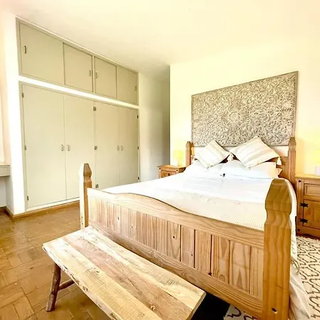 Spacious 3 Bed In National Park Near Сasa de vacaciones Vila do Bispo